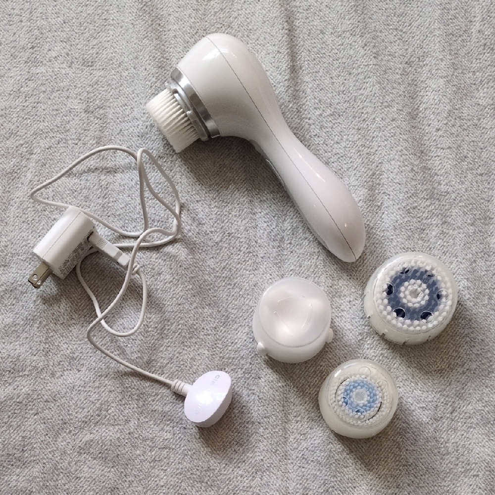 Clarisonic Electronic Facial Cleansing Device